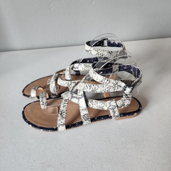 Cabi Sandals "NEW" - Picture 5 of 15